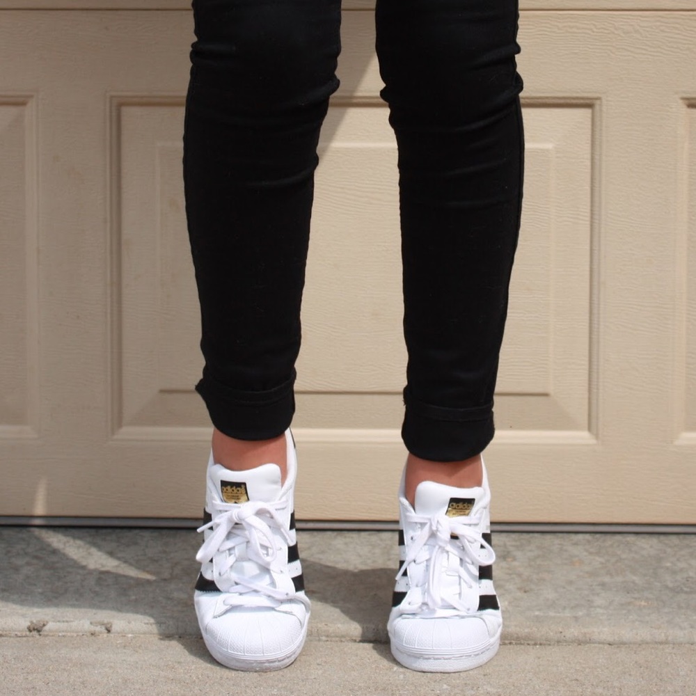 Adidas superstars